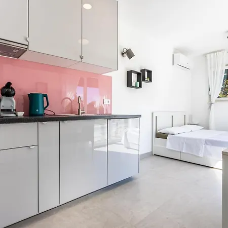 Maestral - Kastel Kambelovac Apartment