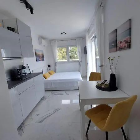 Apartment Maestral - Kastel Kambelovac