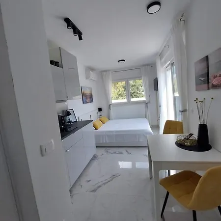 Maestral - Kastel Kambelovac Apartamento *